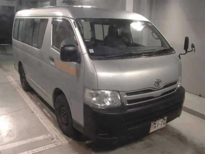 TOYOTA HIACE WAGON