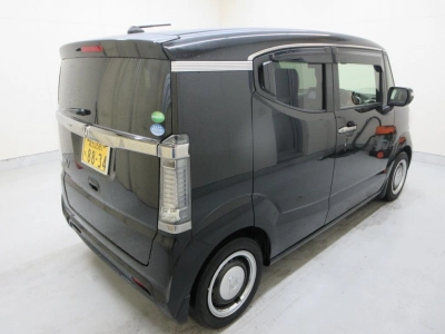 HONDA N-BOX SLASH