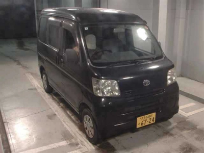 TOYOTA PIXIS VAN