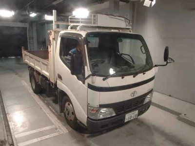 TOYOTA DYNA