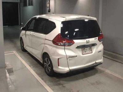 HONDA FREED + HYBRID