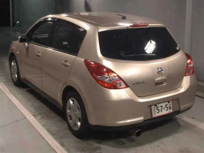 NISSAN TIIDA