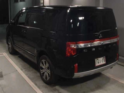 MITSUBISHI DELICA D:5