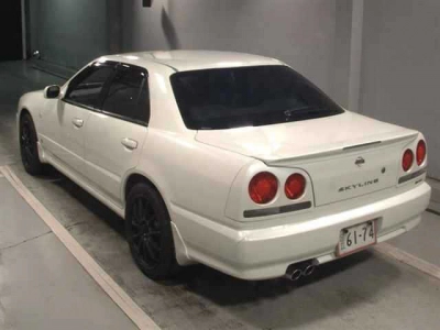 NISSAN SKYLINE