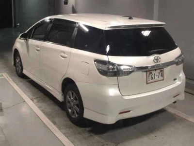 TOYOTA WISH