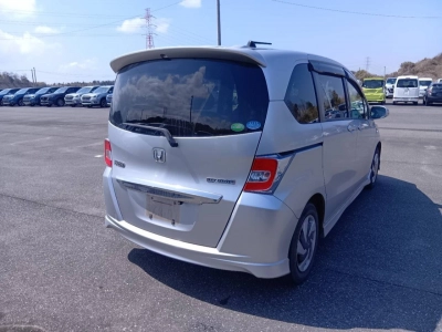 HONDA FREED HYBRID