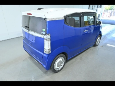 HONDA N-BOX SLASH