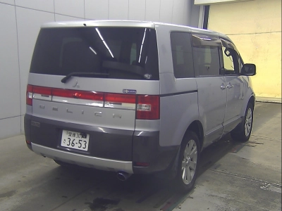 MITSUBISHI DELICA D:5