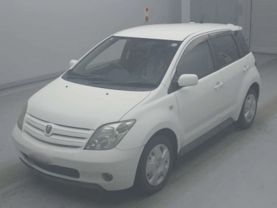 TOYOTA IST