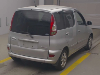 TOYOTA FUN CARGO