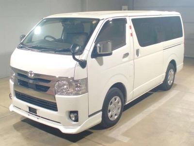 TOYOTA HIACE VAN