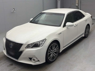 TOYOTA CROWN HYBRID