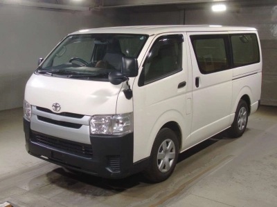TOYOTA REGIUS VAN