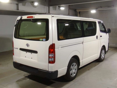 TOYOTA REGIUS VAN
