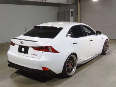 LEXUS IS