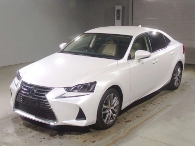 LEXUS IS