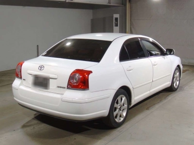TOYOTA AVENSIS SEDAN