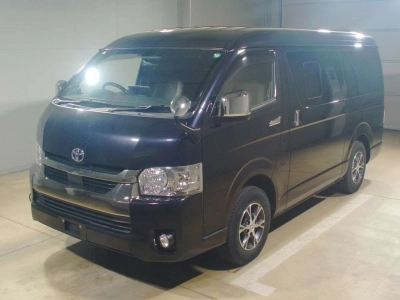 TOYOTA HIACE VAN