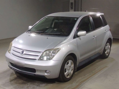 TOYOTA IST