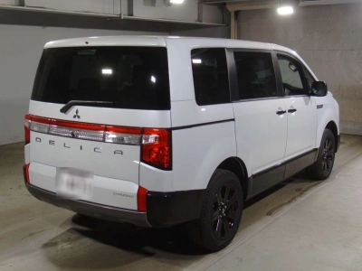 MITSUBISHI DELICA D:5