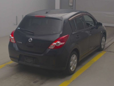 NISSAN TIIDA
