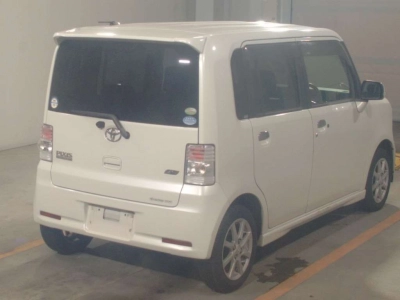 TOYOTA PIXIS SPACE