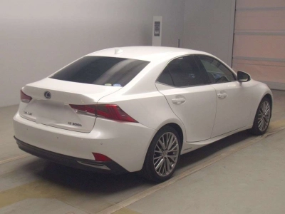 LEXUS IS