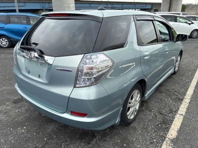 HONDA FIT SHUTTLE HYBRID