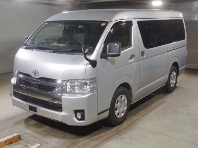 TOYOTA HIACE WAGON