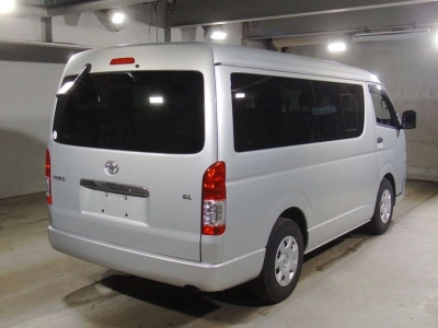 TOYOTA HIACE WAGON