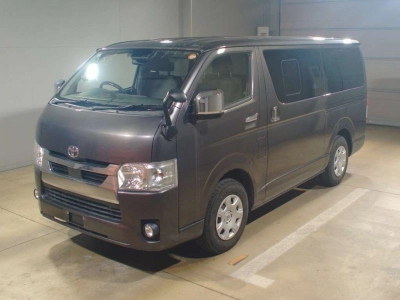 TOYOTA HIACE VAN