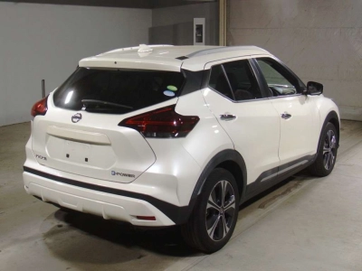 NISSAN KICKS