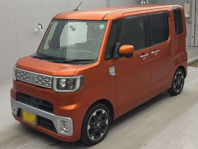 DAIHATSU WAKE