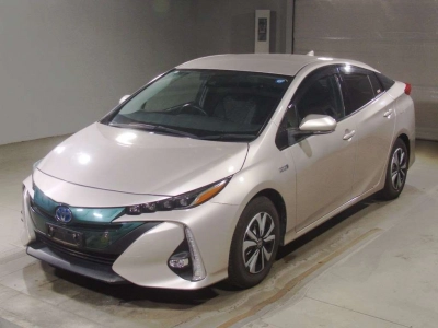 TOYOTA PRIUS PHV