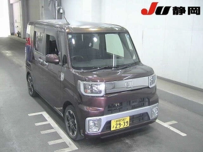 DAIHATSU WAKE