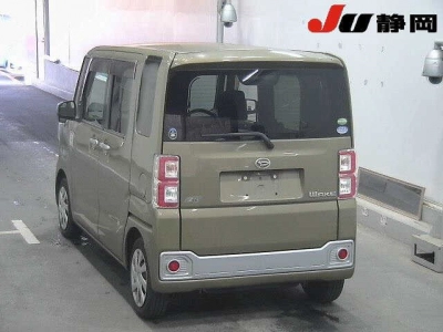 DAIHATSU WAKE