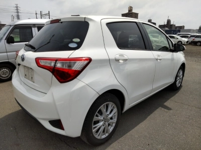 TOYOTA VITZ
