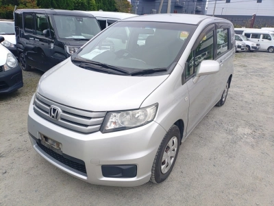 HONDA FREED SPIKE