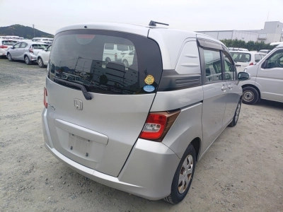 HONDA FREED SPIKE