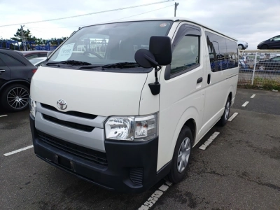TOYOTA HIACE