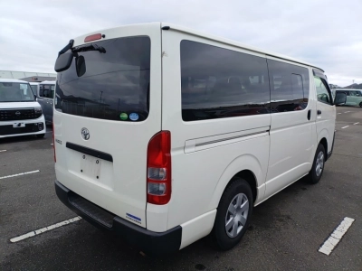 TOYOTA HIACE
