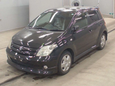 TOYOTA IST