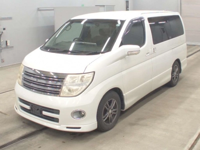 NISSAN ELGRAND