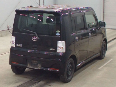 TOYOTA PIXIS SPACE