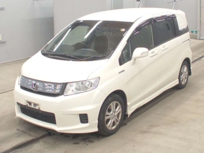 HONDA FREED SPIKE HYBRID