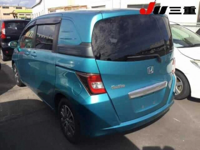 HONDA FREED SPIKE