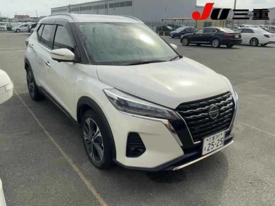 NISSAN KICKS