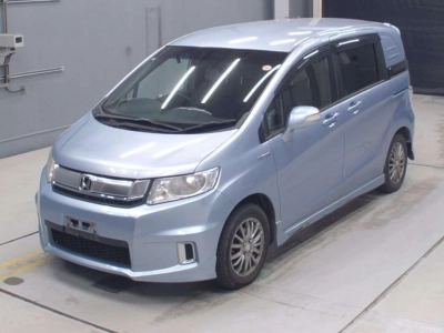 HONDA FREED SPIKE HYBRID