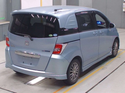 HONDA FREED SPIKE HYBRID