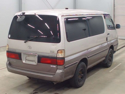 TOYOTA HIACE WAGON